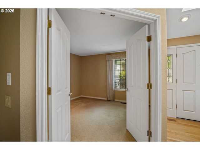 590 SNEAD Dr N, Keizer, OR 97303