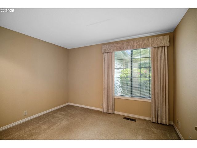 590 SNEAD Dr N, Keizer, OR 97303