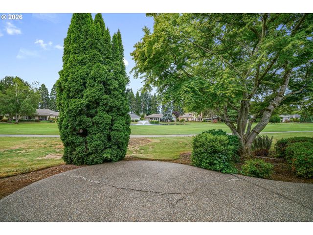 590 SNEAD Dr N, Keizer, OR 97303