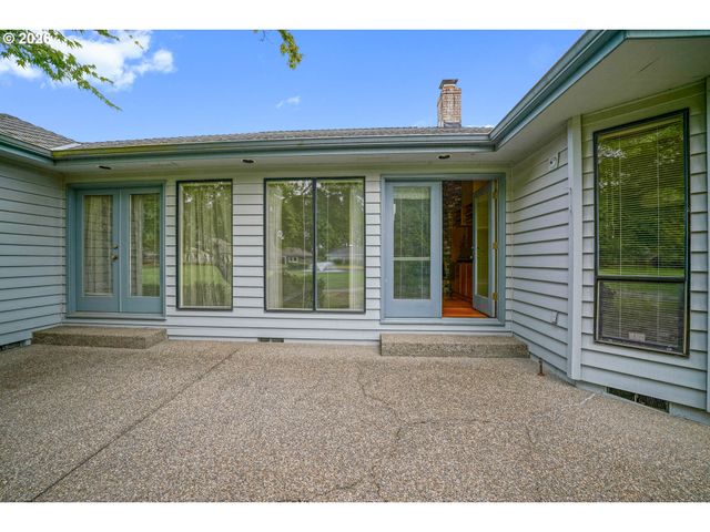 590 SNEAD Dr N, Keizer, OR 97303