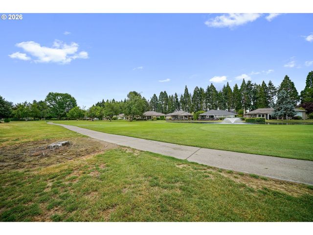 590 SNEAD Dr N, Keizer, OR 97303