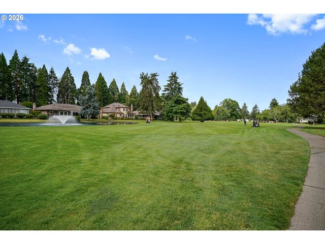 590 SNEAD Dr N, Keizer, OR 97303