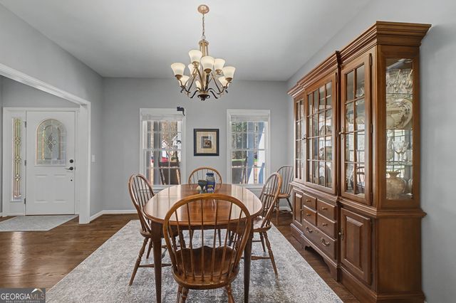 602 Bayberry Point, Canton, GA 30115