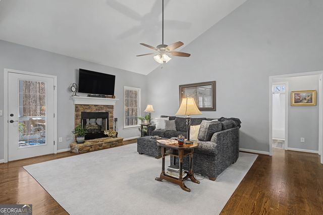 602 Bayberry Point, Canton, GA 30115