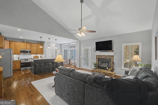 602 Bayberry Point, Canton, GA 30115