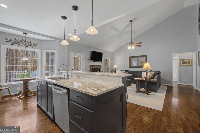 602 Bayberry Point, Canton, GA 30115