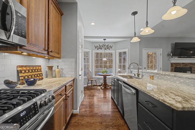 602 Bayberry Point, Canton, GA 30115