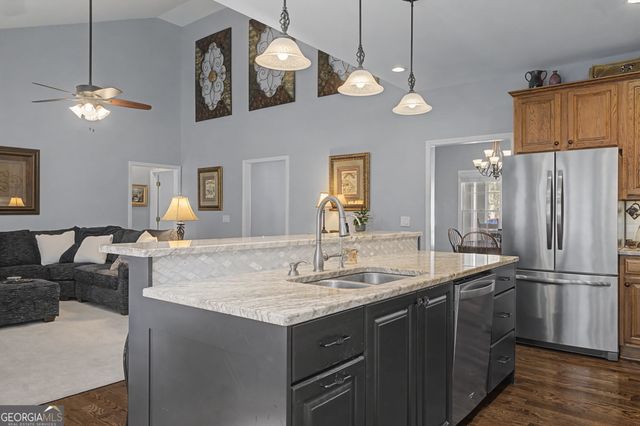 602 Bayberry Point, Canton, GA 30115