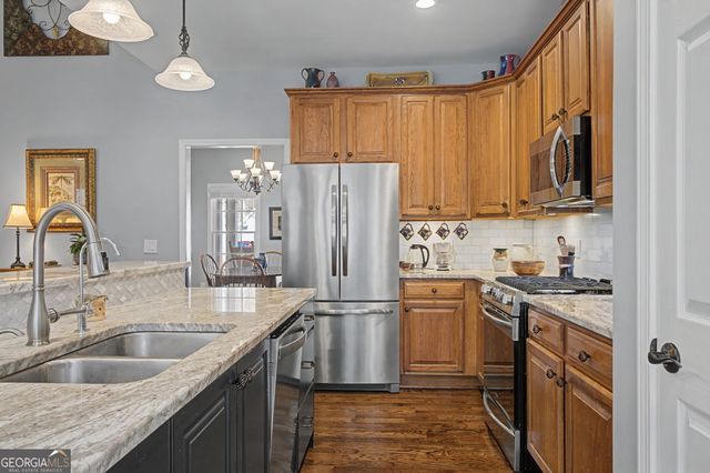 602 Bayberry Point, Canton, GA 30115