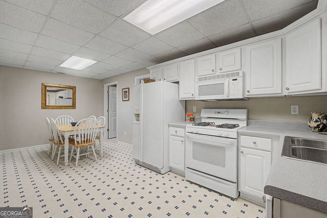 602 Bayberry Point, Canton, GA 30115