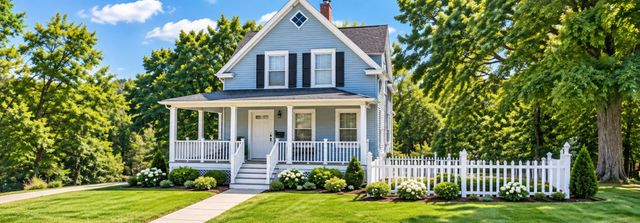 99 Clover St, Worcester, MA 01603