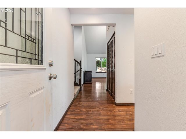 20900 Sw WINEMA Dr, Tualatin, OR 97062