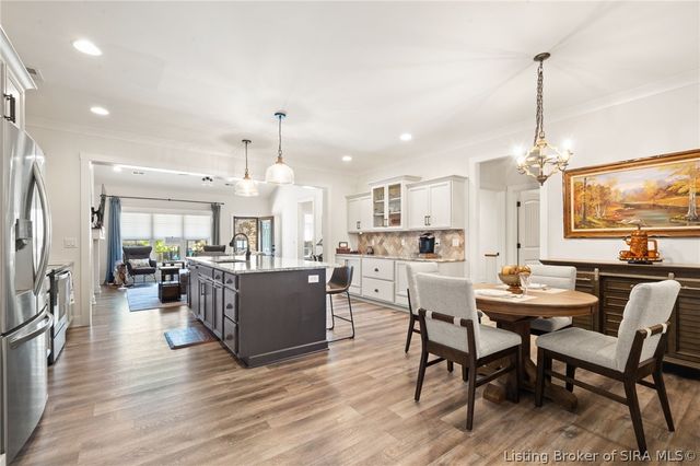 902 Glenwood Gardens Drive, Sellersburg, IN 47172