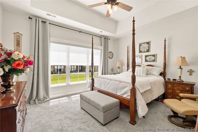 902 Glenwood Gardens Drive, Sellersburg, IN 47172