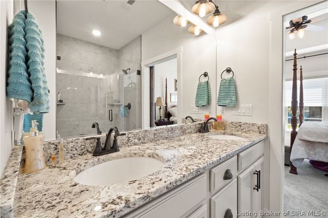 902 Glenwood Gardens Drive, Sellersburg, IN 47172