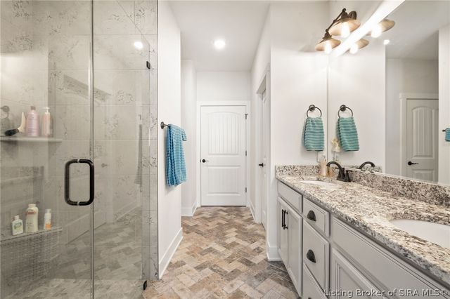 902 Glenwood Gardens Drive, Sellersburg, IN 47172