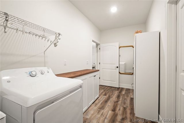 902 Glenwood Gardens Drive, Sellersburg, IN 47172