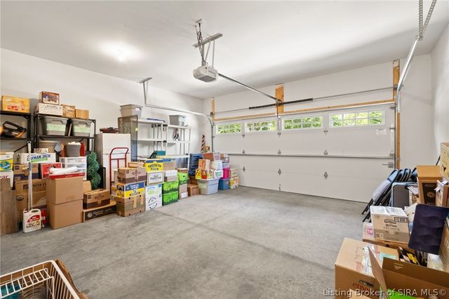 902 Glenwood Gardens Drive, Sellersburg, IN 47172