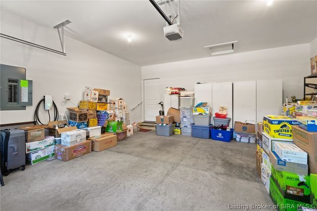 902 Glenwood Gardens Drive, Sellersburg, IN 47172