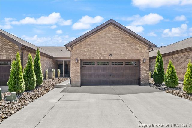 902 Glenwood Gardens Drive, Sellersburg, IN 47172