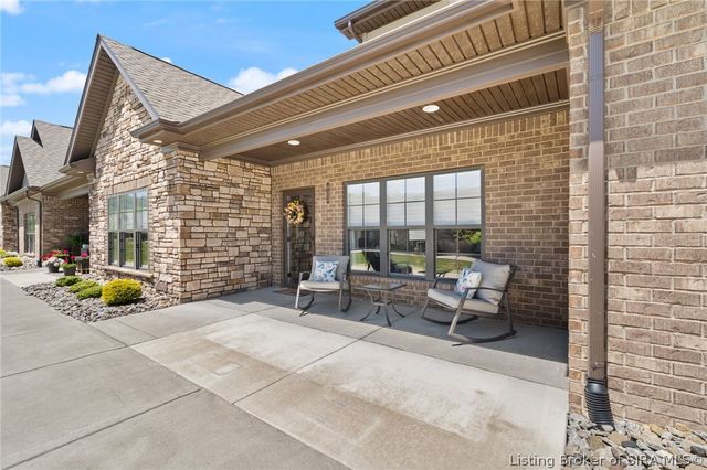 902 Glenwood Gardens Drive, Sellersburg, IN 47172