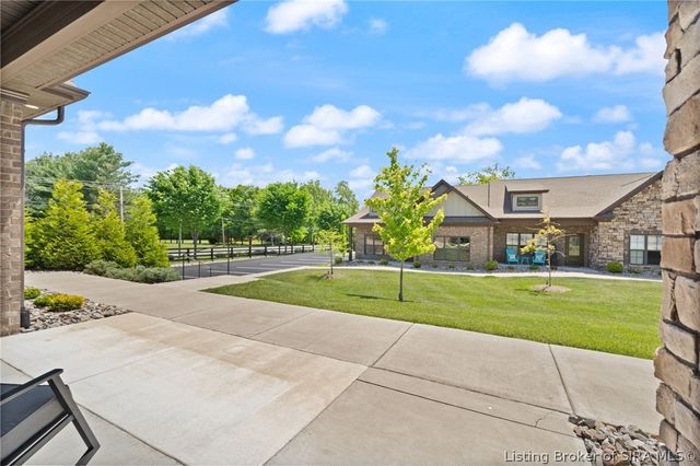 902 Glenwood Gardens Drive, Sellersburg, IN 47172