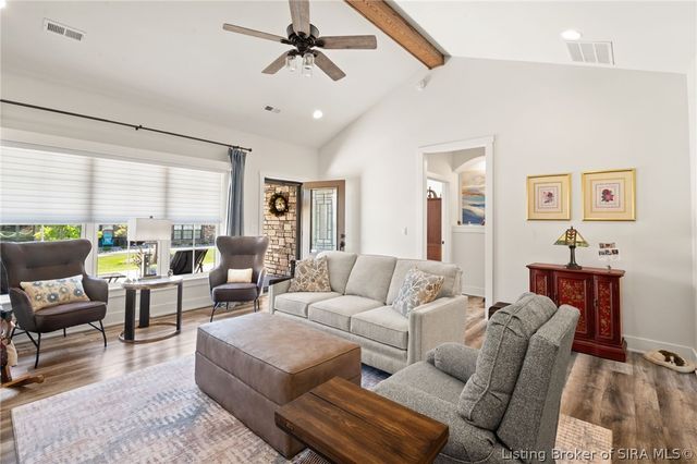 902 Glenwood Gardens Drive, Sellersburg, IN 47172