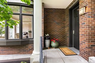 725 Harvard Avenue E, Seattle, WA 98102