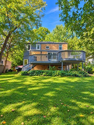 26705 N Circle Drive, Mundelein, IL 60060
