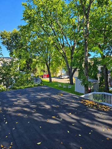 26705 N Circle Drive, Mundelein, IL 60060