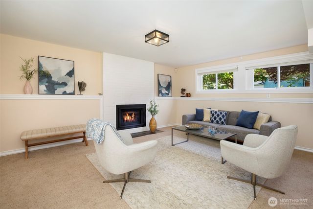 14101 Phinney Avenue N, Seattle, WA 98133