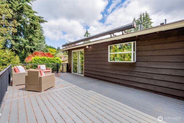 14101 Phinney Avenue N, Seattle, WA 98133