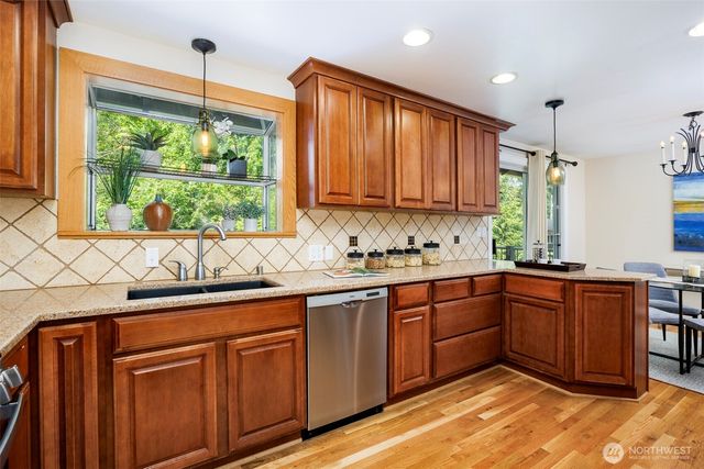 14101 Phinney Avenue N, Seattle, WA 98133