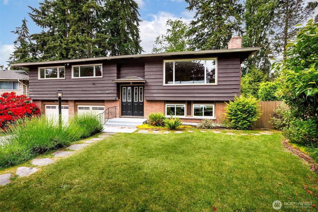 14101 Phinney Avenue N, Seattle, WA 98133