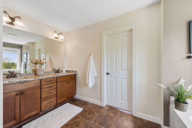 833 Egret Lane, Waconia, MN 55387