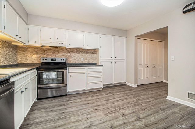 7408 Vassar B, West Bloomfield Charter Township, MI 48322