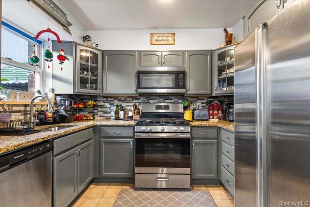 2761 Hering Avenue, Bronx, NY 10469