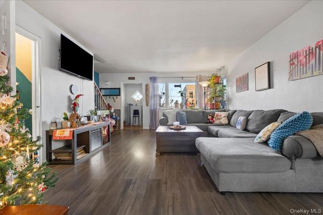 2761 Hering Avenue, Bronx, NY 10469