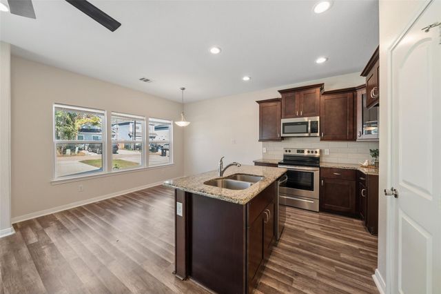 16721 Stonefield, Montgomery, TX 77316