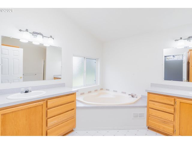 17508 Nw SHADY FIR Loop 16, Beaverton, OR 97006