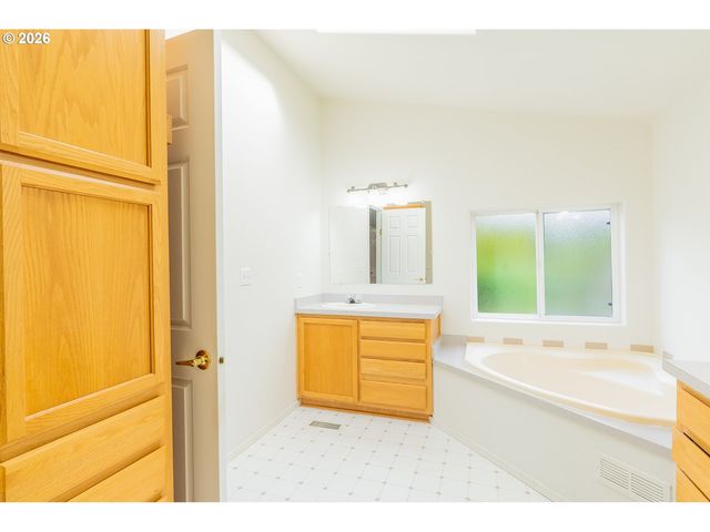 17508 Nw SHADY FIR Loop 16, Beaverton, OR 97006