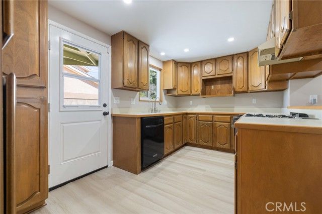 927 Presidio, Costa Mesa, CA 92626