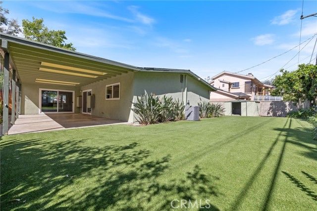 927 Presidio, Costa Mesa, CA 92626