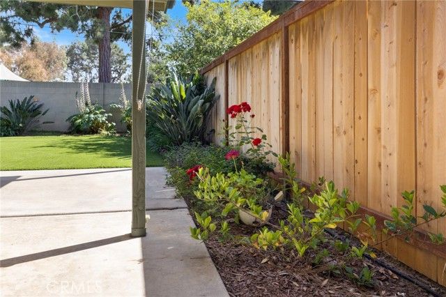 927 Presidio, Costa Mesa, CA 92626