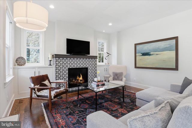 303 SALSBURY LN NW, Vienna, VA 22180