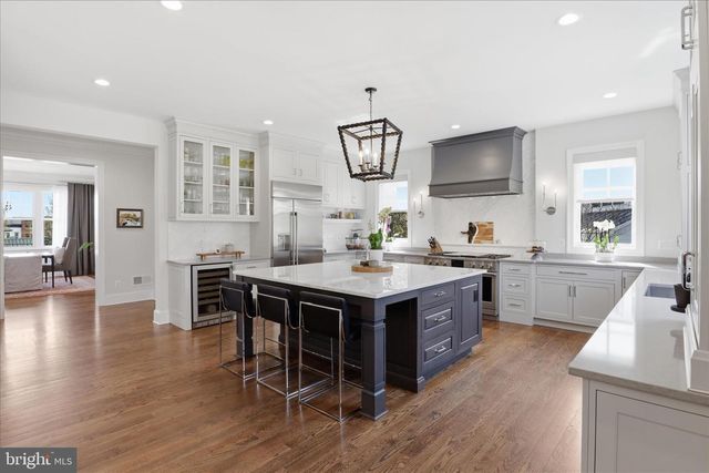 303 SALSBURY LN NW, Vienna, VA 22180