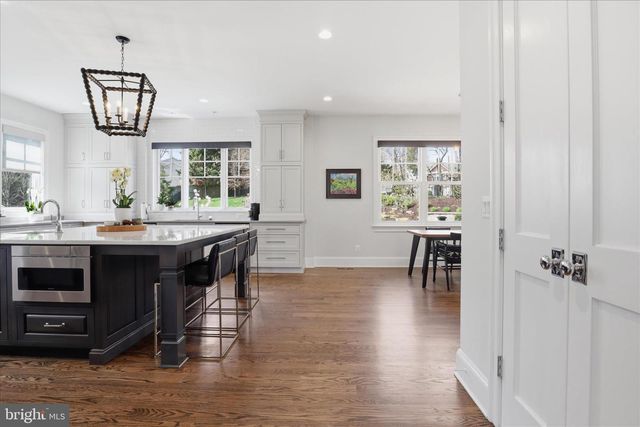 303 SALSBURY LN NW, Vienna, VA 22180