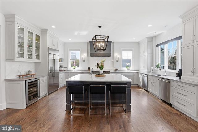 303 SALSBURY LN NW, Vienna, VA 22180