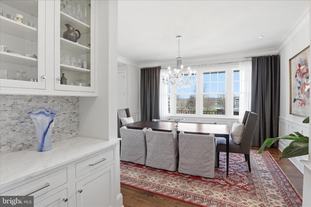 303 SALSBURY LN NW, Vienna, VA 22180