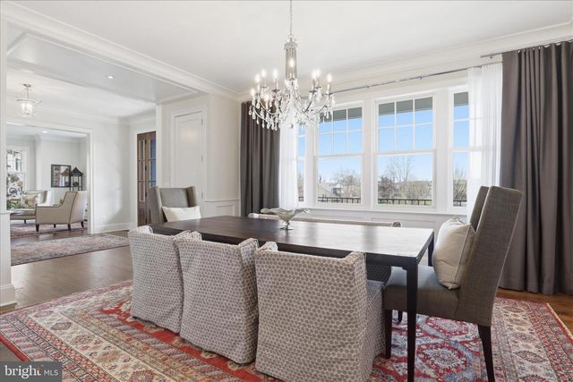 303 SALSBURY LN NW, Vienna, VA 22180